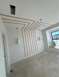 Vertical gold accent wall